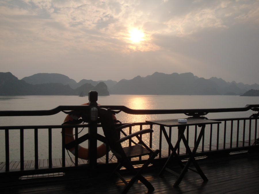 tramonto Baia Ha Long